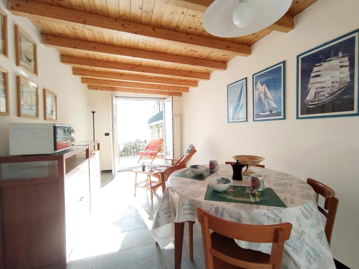 Апартаменты Monia House Sea View Леванто Экстерьер фото