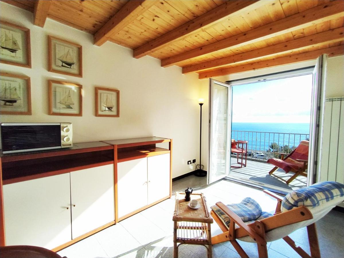 Апартаменты Monia House Sea View Леванто Экстерьер фото