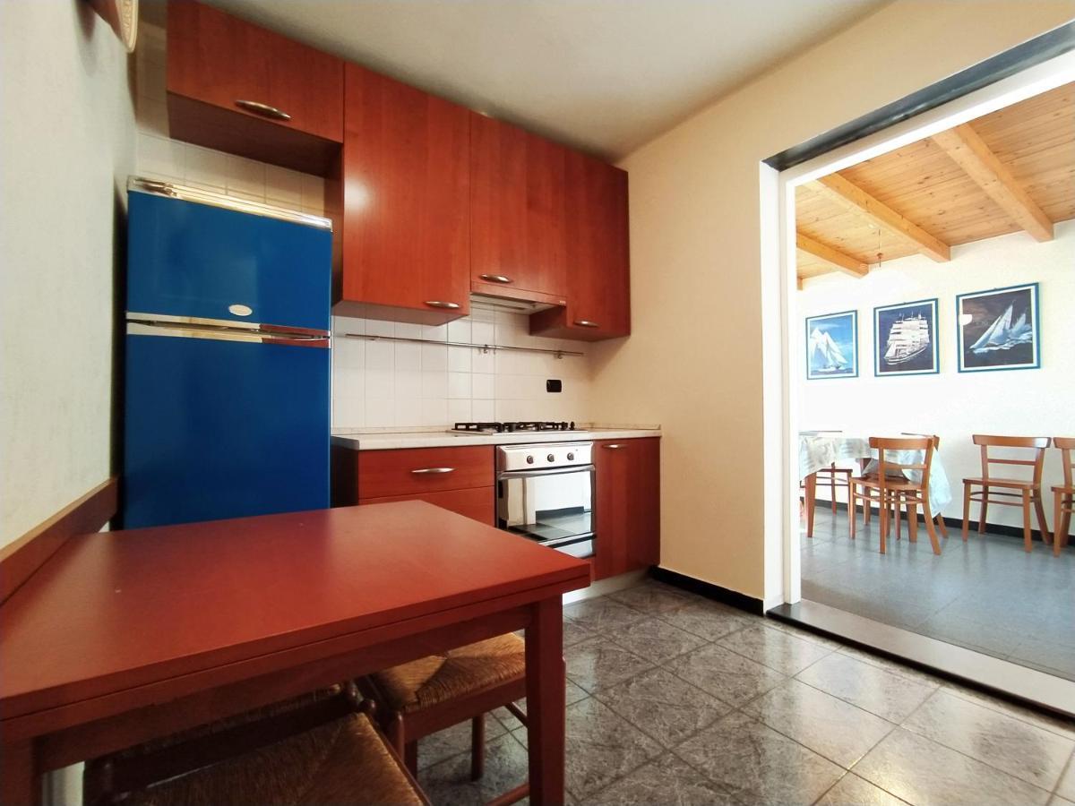 Апартаменты Monia House Sea View Леванто Экстерьер фото