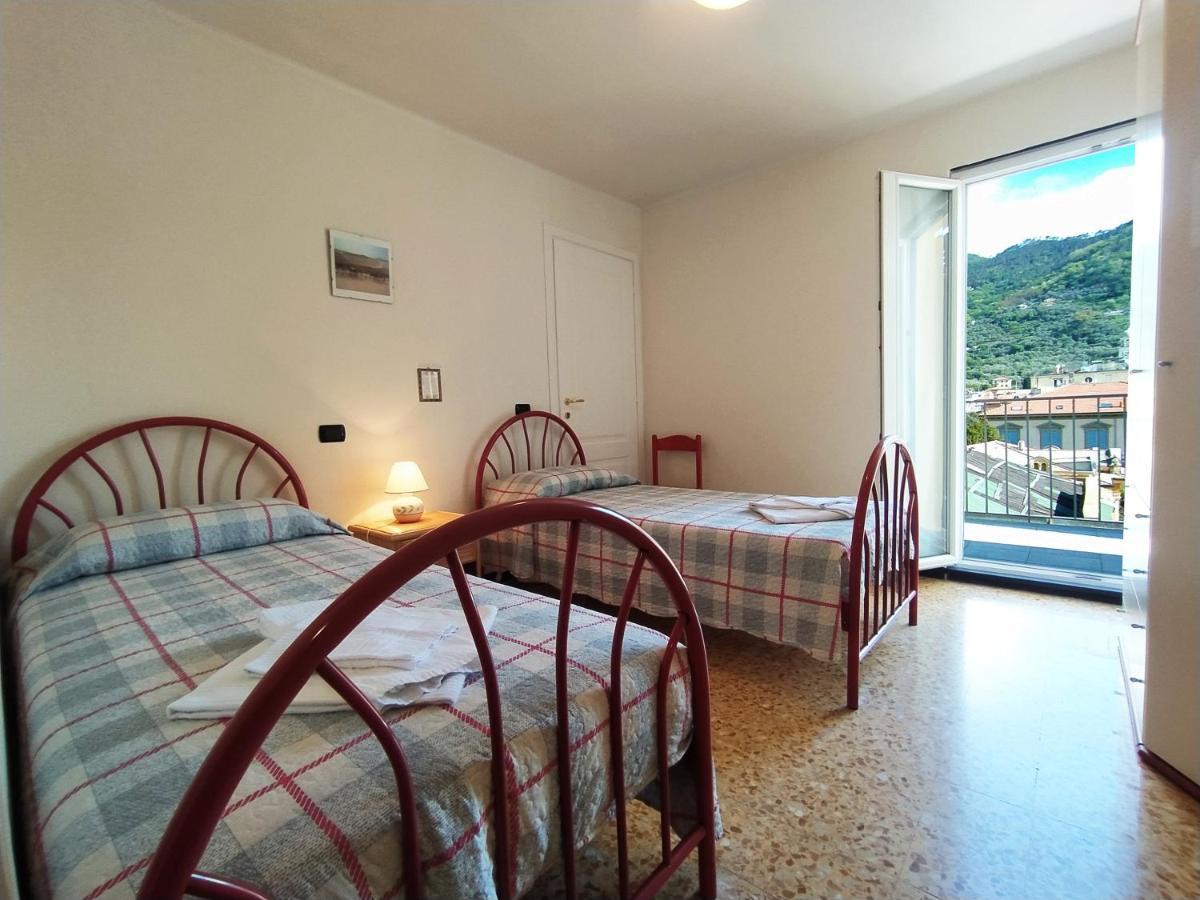 Апартаменты Monia House Sea View Леванто Экстерьер фото
