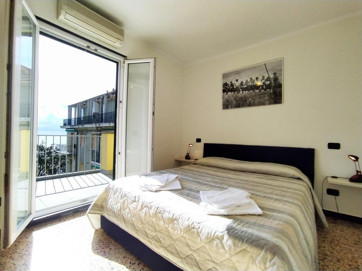 Апартаменты Monia House Sea View Леванто Экстерьер фото