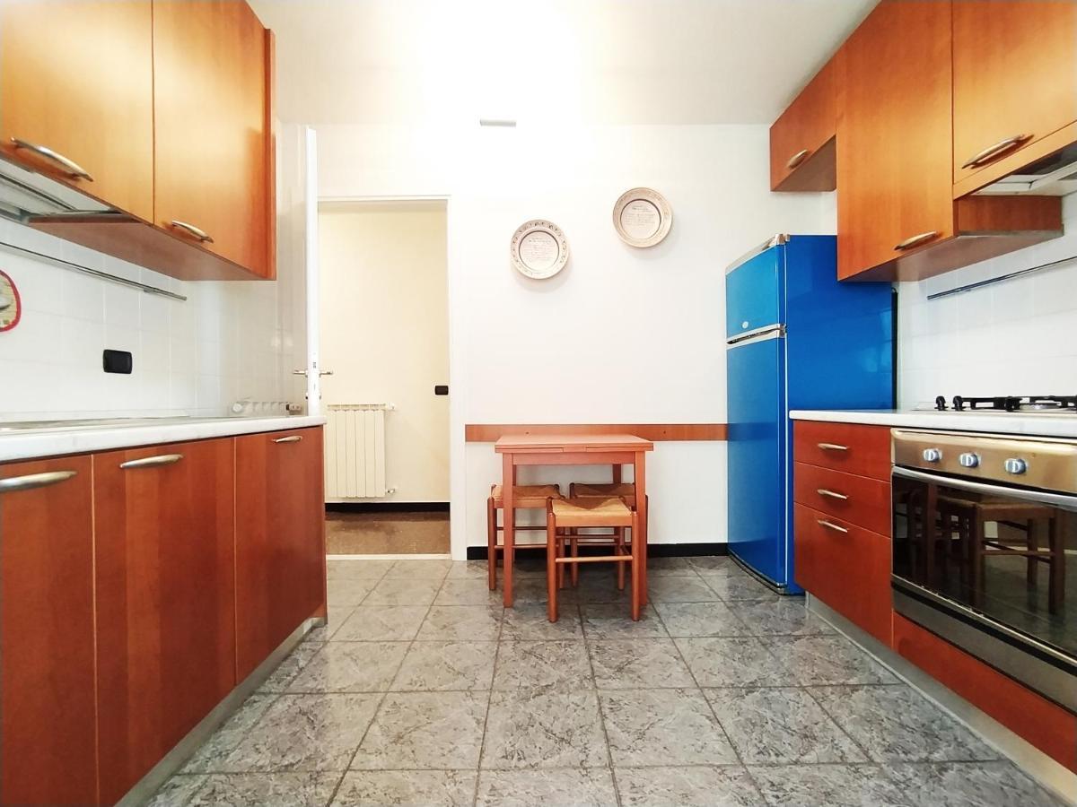 Апартаменты Monia House Sea View Леванто Экстерьер фото