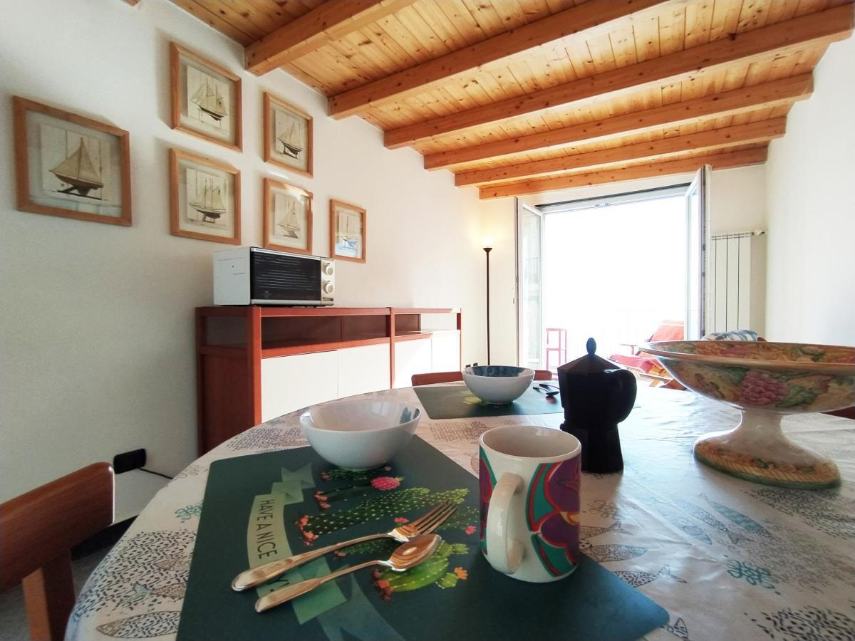 Апартаменты Monia House Sea View Леванто Экстерьер фото